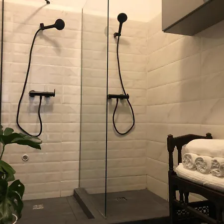 Outstanding 3br Ultracentral Cityview Balcony Aaa