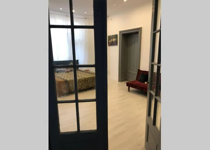 Apartament Outstanding 3br Ultracentral Cityview Balcony Aaa Bucureşti