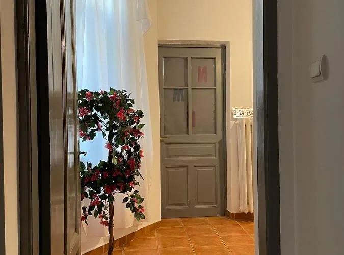 Outstanding 3br Ultracentral Cityview Balcony Aaa Apartament