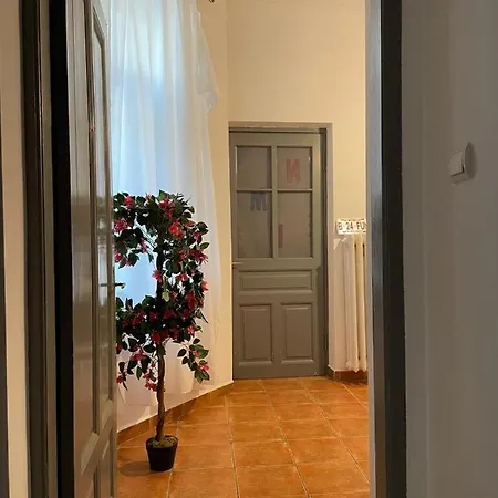 Outstanding 3br Ultracentral Cityview Balcony Aaa Daire