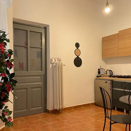 Outstanding 3br Ultracentral Cityview Balcony Aaa Appartement