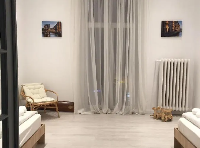 Apartment Outstanding 3br Ultracentral Cityview Balcony Aaa Bukarest