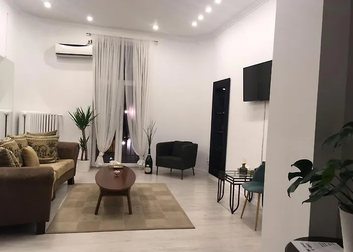 Apartament Outstanding 3br Ultracentral Cityview Balcony Aaa Bucureşti