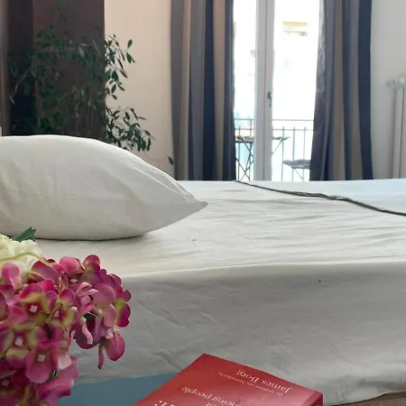 Outstanding 3br Ultracentral Cityview Balcony Aaa Bükreş
