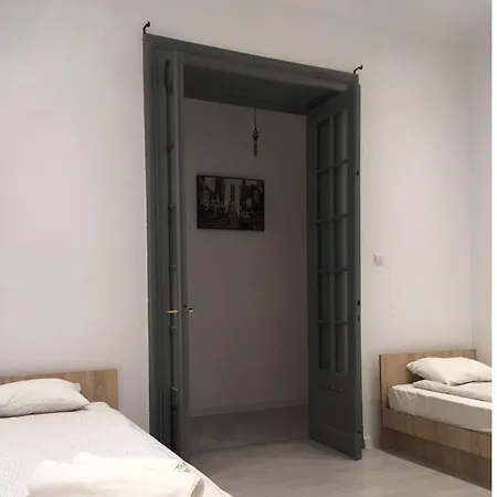 Outstanding 3br Ultracentral Cityview Balcony Aaa * Bükreş