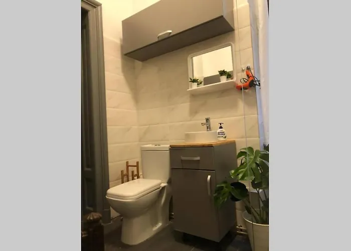 Outstanding 3br Ultracentral Cityview Balcony Aaa *